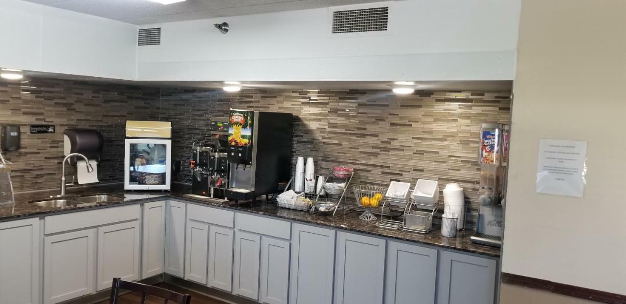 מלון Super 8 By Wyndham Brooklyn Center/Mpls מראה חיצוני תמונה
