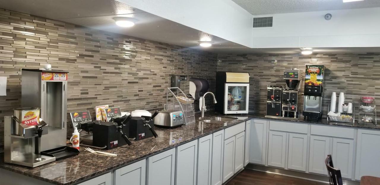 מלון Super 8 By Wyndham Brooklyn Center/Mpls מראה חיצוני תמונה